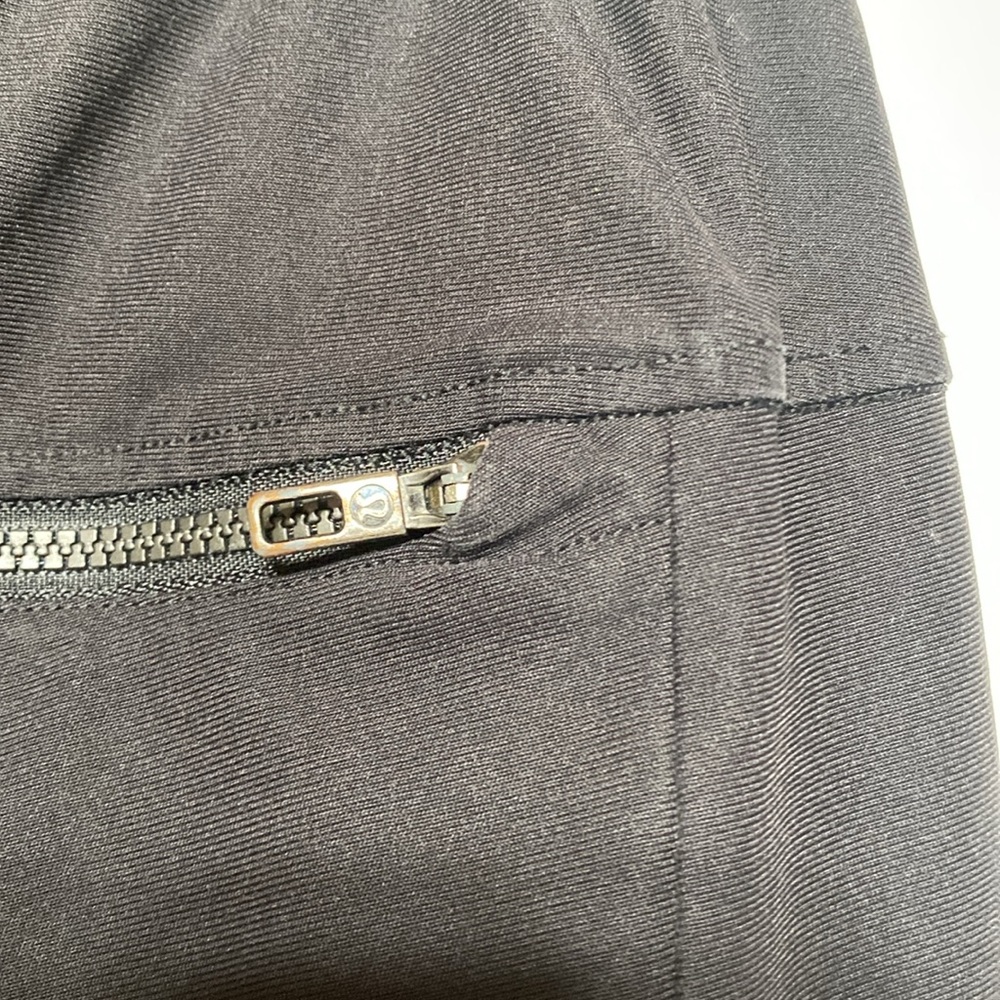 Lululemon Men’s Jogger Size Large in Black - Picture 9 of 16